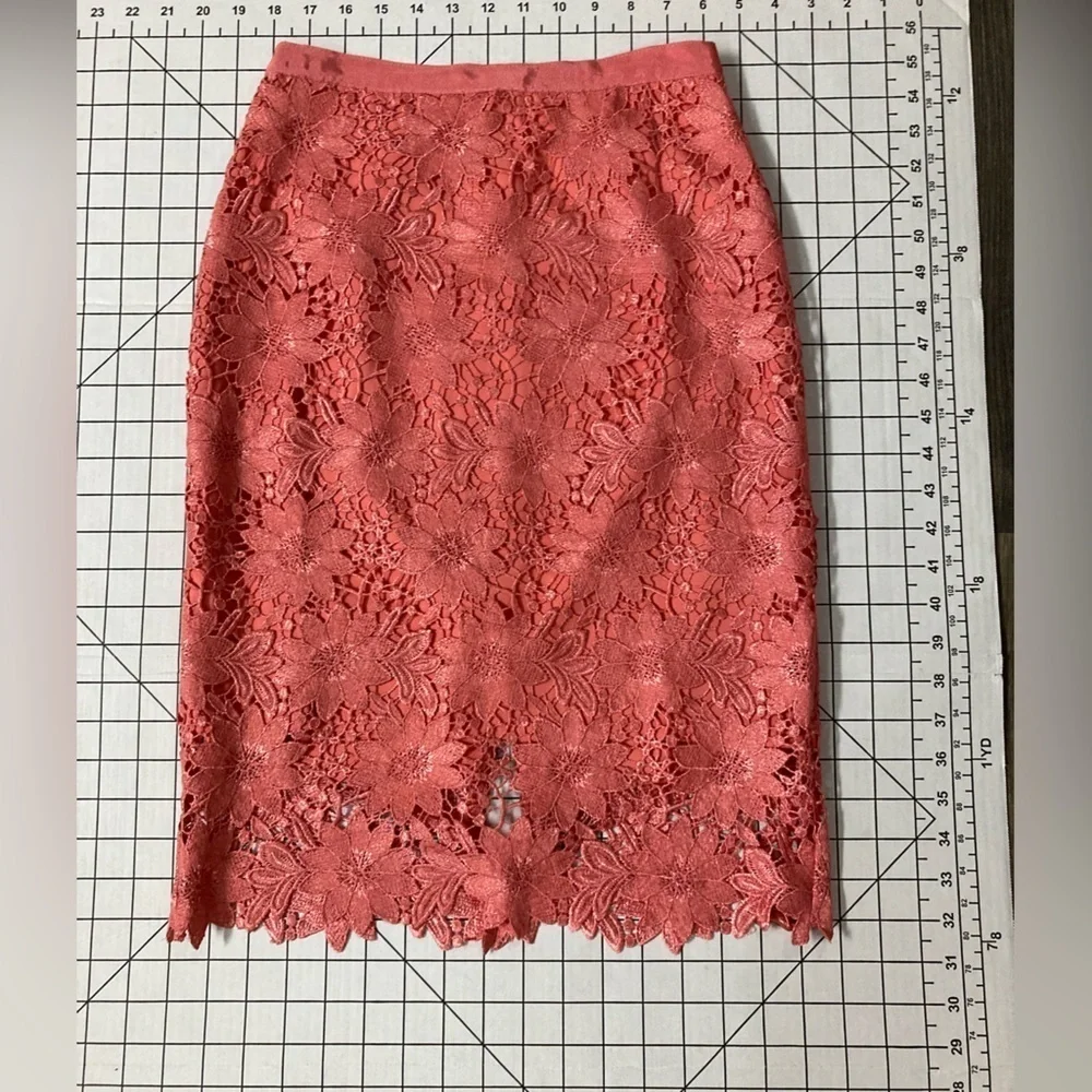 White House Black‎ Market Women’s Size 0 Salmon Floral Print Skirt